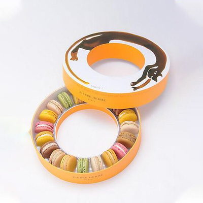 Hộp quà bánh Macaron tròn sang trọng bằng bìa giấy có khay nhựa